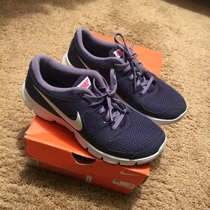Women’s Nike Flex Experience running shoes